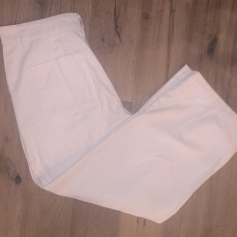White wide leg capri pant